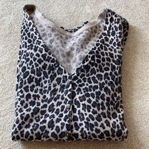cheetah leopard 🐆 print sweater blouse 8-button down top
